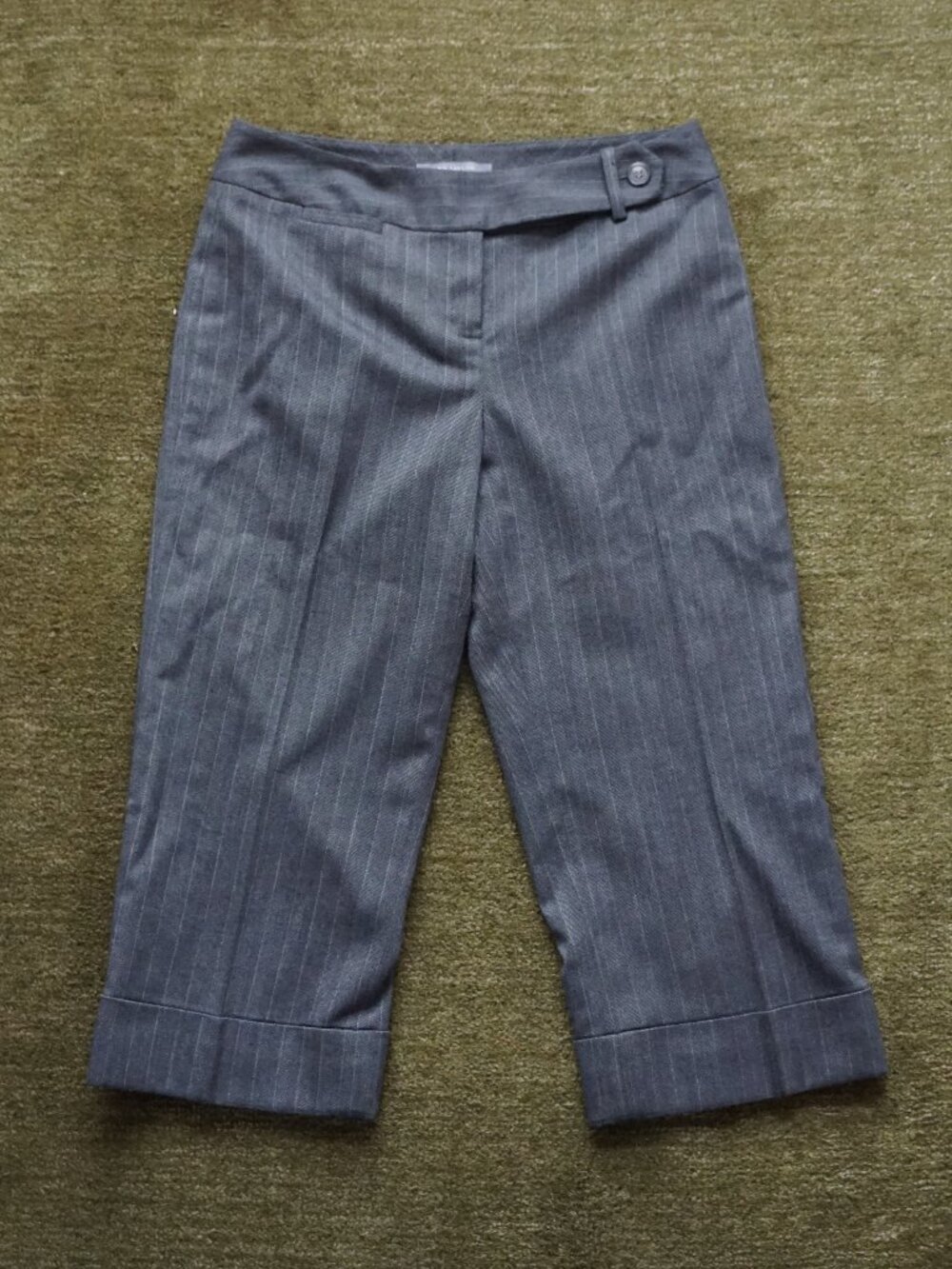 Vintage Y2K Ann Taylor Petite Dark Gray Pinstripe Capri Trousers